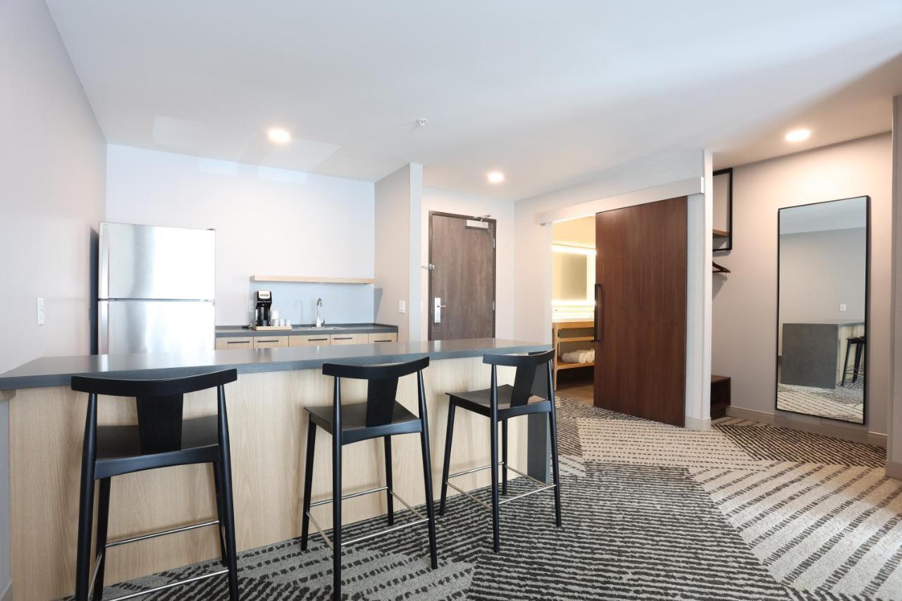 Cedartree Hotel Portland Hillsboro Extérieur photo